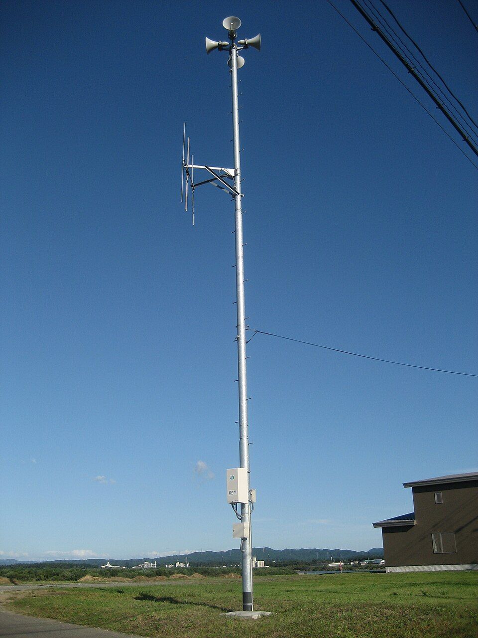 屋外に設置された防災行政無線のスピーカーの例
