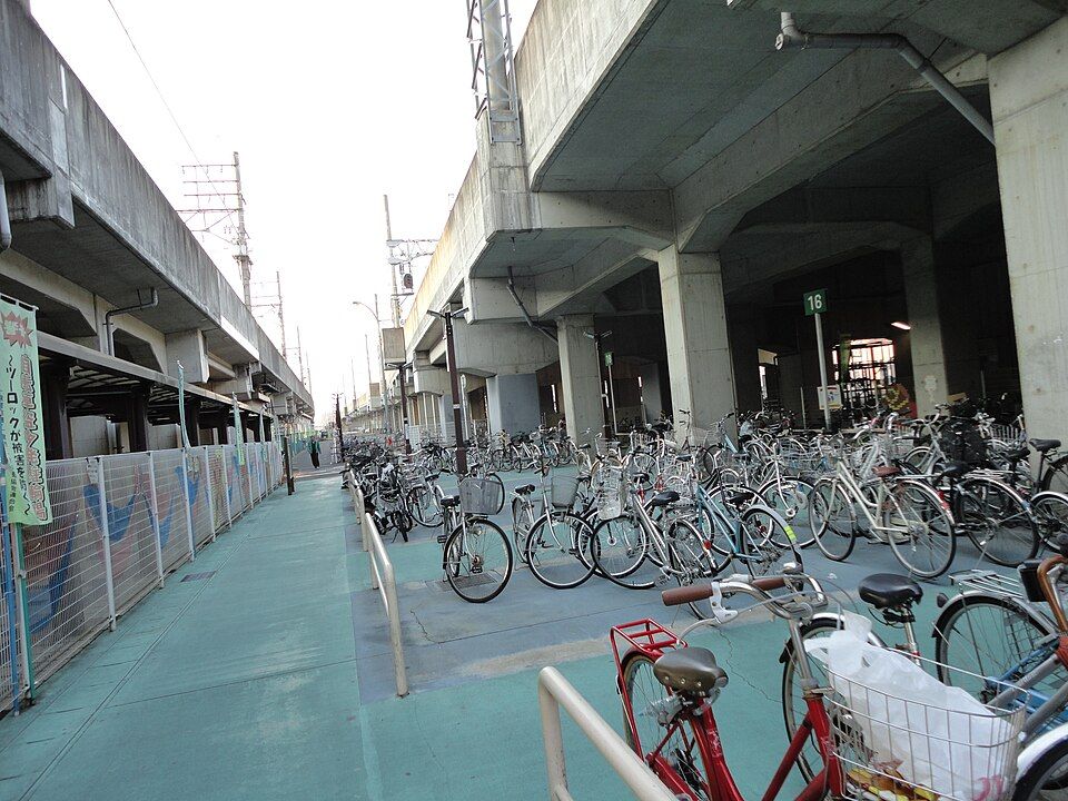 駅前の駐輪場の例(愛知県一宮駅)